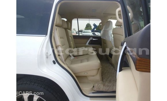 Buy Import Toyota Land Cruiser White Car in Import - Dubai in Al Jazirah State Buy Import Toyota Land Cruiser White Car in Import - Dubai in Al Jazirah State