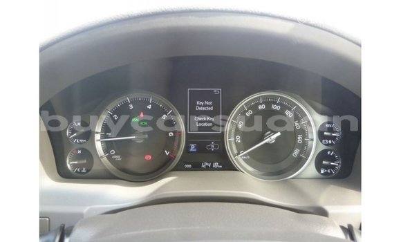 Buy Import Toyota Land Cruiser White Car in Import - Dubai in Al Jazirah State Buy Import Toyota Land Cruiser White Car in Import - Dubai in Al Jazirah State