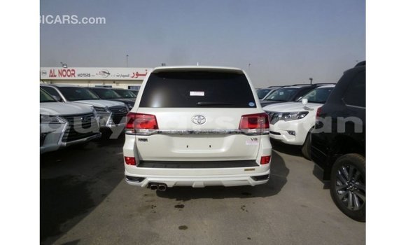 Buy Import Toyota Land Cruiser White Car in Import - Dubai in Al Jazirah State Buy Import Toyota Land Cruiser White Car in Import - Dubai in Al Jazirah State