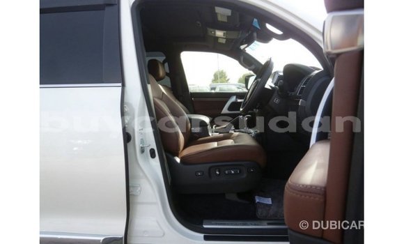 Buy Import Toyota Land Cruiser White Car in Import - Dubai in Al Jazirah State Buy Import Toyota Land Cruiser White Car in Import - Dubai in Al Jazirah State