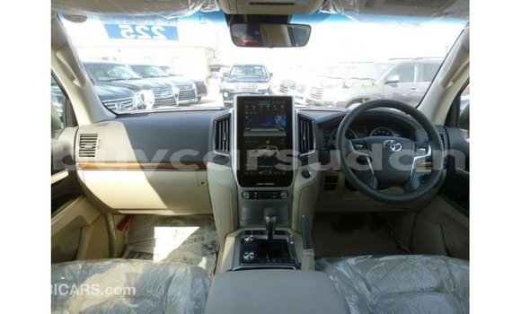 Buy Import Toyota Land Cruiser White Car in Import - Dubai in Al Jazirah State Buy Import Toyota Land Cruiser White Car in Import - Dubai in Al Jazirah State