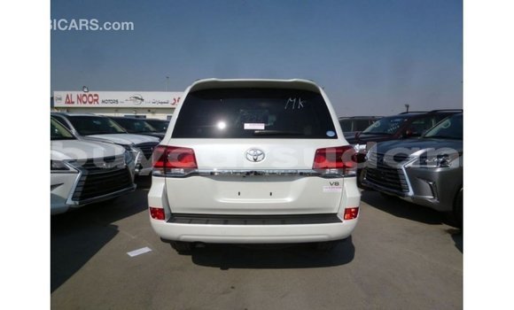 Buy Import Toyota Land Cruiser White Car in Import - Dubai in Al Jazirah State Buy Import Toyota Land Cruiser White Car in Import - Dubai in Al Jazirah State