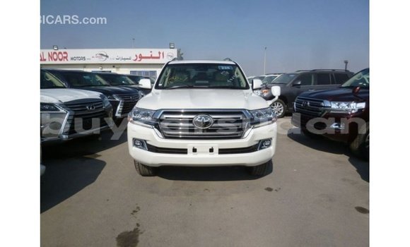 Buy Import Toyota Land Cruiser White Car in Import - Dubai in Al Jazirah State Buy Import Toyota Land Cruiser White Car in Import - Dubai in Al Jazirah State