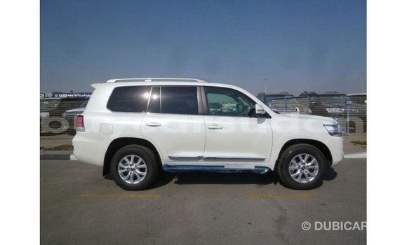 Buy Import Toyota Land Cruiser White Car in Import - Dubai in Al Jazirah State Buy Import Toyota Land Cruiser White Car in Import - Dubai in Al Jazirah State
