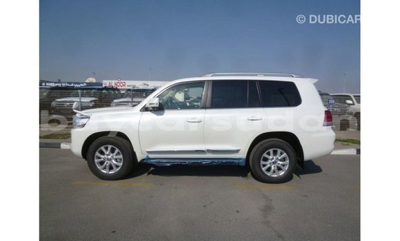 Buy Import Toyota Land Cruiser White Car in Import - Dubai in Al Jazirah State Buy Import Toyota Land Cruiser White Car in Import - Dubai in Al Jazirah State