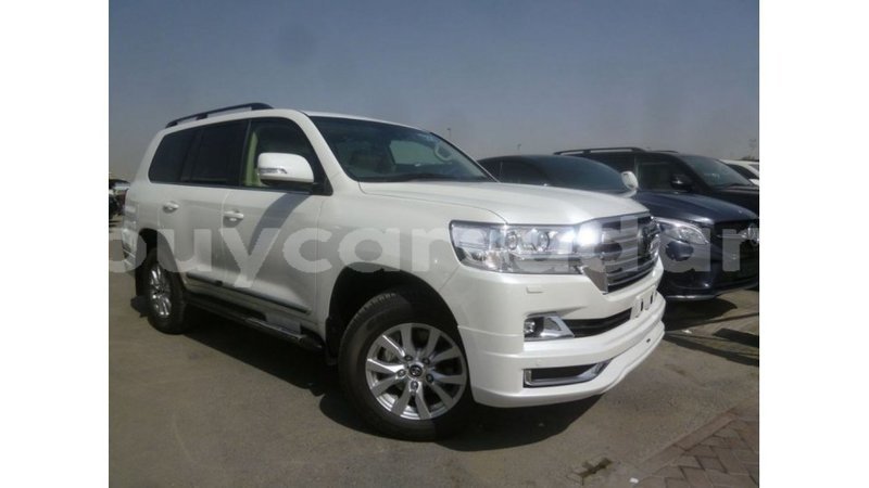 Big with watermark toyota land cruiser al jazirah state import dubai 2383