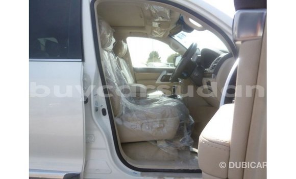 Buy Import Toyota Land Cruiser White Car in Import - Dubai in Al Jazirah State Buy Import Toyota Land Cruiser White Car in Import - Dubai in Al Jazirah State