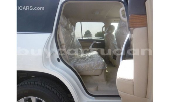 Buy Import Toyota Land Cruiser White Car in Import - Dubai in Al Jazirah State Buy Import Toyota Land Cruiser White Car in Import - Dubai in Al Jazirah State