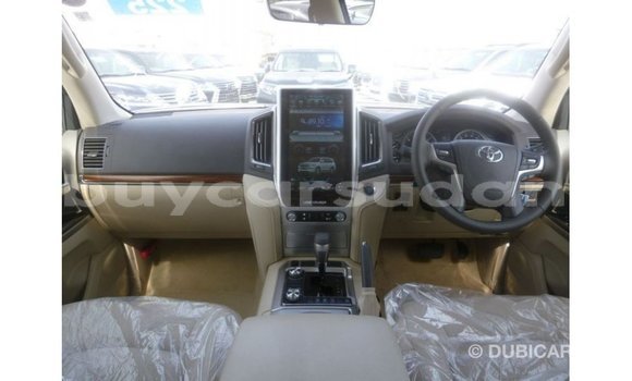 Buy Import Toyota Land Cruiser White Car in Import - Dubai in Al Jazirah State Buy Import Toyota Land Cruiser White Car in Import - Dubai in Al Jazirah State