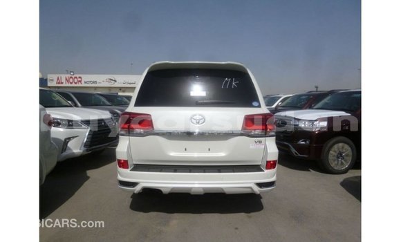 Buy Import Toyota Land Cruiser White Car in Import - Dubai in Al Jazirah State Buy Import Toyota Land Cruiser White Car in Import - Dubai in Al Jazirah State