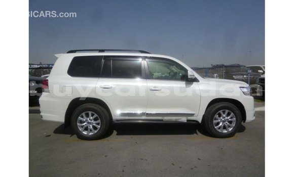Buy Import Toyota Land Cruiser White Car in Import - Dubai in Al Jazirah State Buy Import Toyota Land Cruiser White Car in Import - Dubai in Al Jazirah State