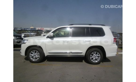 Buy Import Toyota Land Cruiser White Car in Import - Dubai in Al Jazirah State Buy Import Toyota Land Cruiser White Car in Import - Dubai in Al Jazirah State