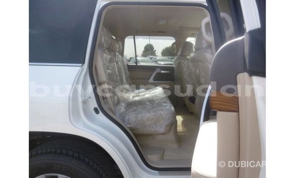 Buy Import Toyota Land Cruiser White Car in Import - Dubai in Al Jazirah State Buy Import Toyota Land Cruiser White Car in Import - Dubai in Al Jazirah State
