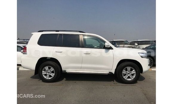 Buy Import Toyota Land Cruiser White Car in Import - Dubai in Al Jazirah State Buy Import Toyota Land Cruiser White Car in Import - Dubai in Al Jazirah State