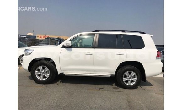 Buy Import Toyota Land Cruiser White Car in Import - Dubai in Al Jazirah State Buy Import Toyota Land Cruiser White Car in Import - Dubai in Al Jazirah State