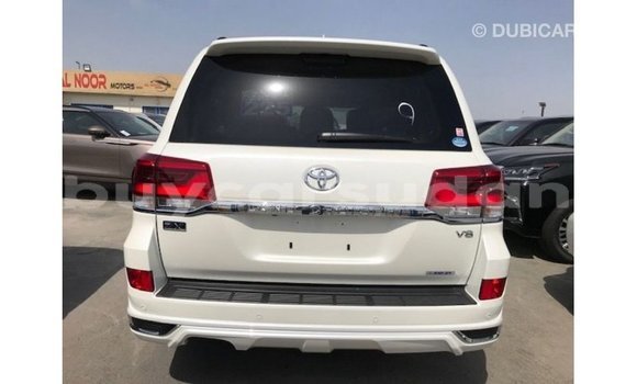 Buy Import Toyota Land Cruiser White Car in Import - Dubai in Al Jazirah State Buy Import Toyota Land Cruiser White Car in Import - Dubai in Al Jazirah State