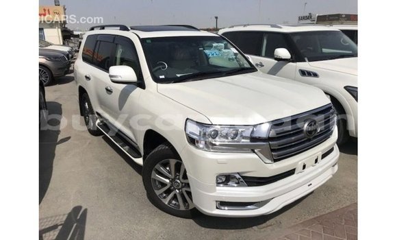 Buy Import Toyota Land Cruiser White Car in Import - Dubai in Al Jazirah State Buy Import Toyota Land Cruiser White Car in Import - Dubai in Al Jazirah State