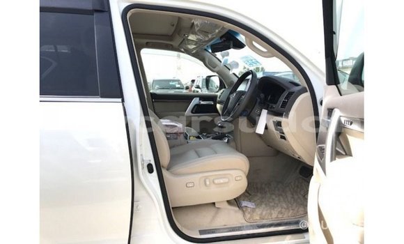 Buy Import Toyota Land Cruiser White Car in Import - Dubai in Al Jazirah State Buy Import Toyota Land Cruiser White Car in Import - Dubai in Al Jazirah State