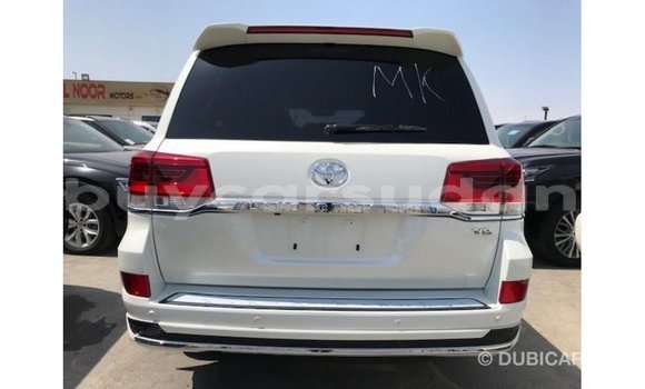 Buy Import Toyota Land Cruiser White Car in Import - Dubai in Al Jazirah State Buy Import Toyota Land Cruiser White Car in Import - Dubai in Al Jazirah State