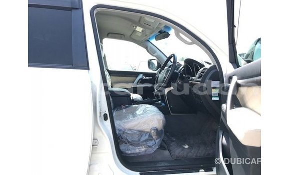 Buy Import Toyota Land Cruiser White Car in Import - Dubai in Al Jazirah State Buy Import Toyota Land Cruiser White Car in Import - Dubai in Al Jazirah State