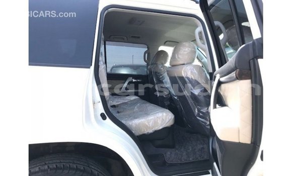 Buy Import Toyota Land Cruiser White Car in Import - Dubai in Al Jazirah State Buy Import Toyota Land Cruiser White Car in Import - Dubai in Al Jazirah State