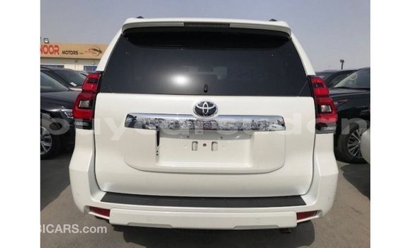 Acheter Import Voiture Toyota Prado Blanc à Import - Dubai, État d'Al Jazirah Acheter Import Voiture Toyota Prado Blanc à Import - Dubai, État d'Al Jazirah