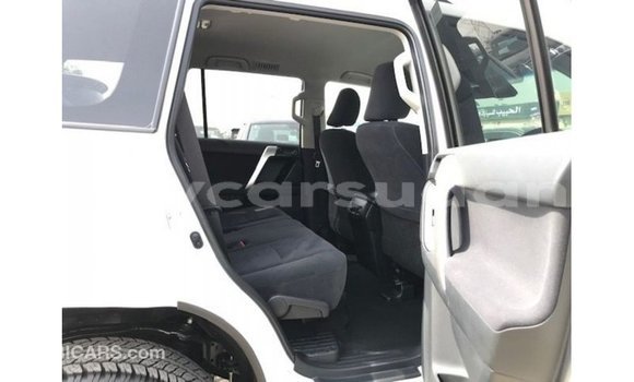 Acheter Import Voiture Toyota Prado Blanc à Import - Dubai, État d'Al Jazirah Acheter Import Voiture Toyota Prado Blanc à Import - Dubai, État d'Al Jazirah