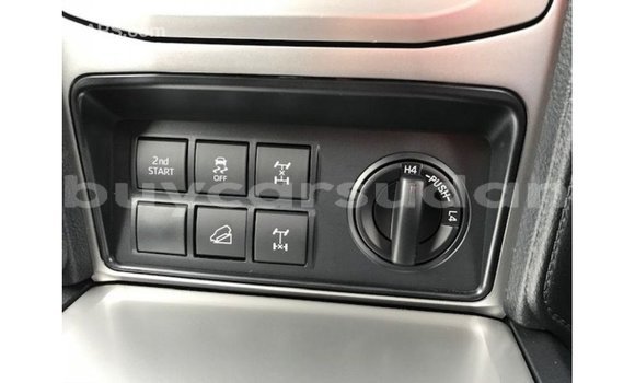 Acheter Import Voiture Toyota Prado Blanc à Import - Dubai, État d'Al Jazirah Acheter Import Voiture Toyota Prado Blanc à Import - Dubai, État d'Al Jazirah