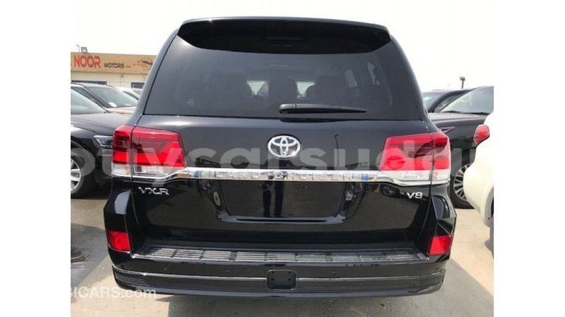 Big with watermark toyota land cruiser al jazirah state import dubai 2407