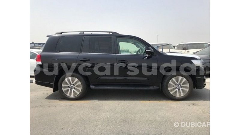 Big with watermark toyota land cruiser al jazirah state import dubai 2407