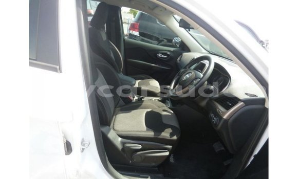 Buy Import Jeep Cherokee White Car in Import - Dubai in Al Jazirah State Buy Import Jeep Cherokee White Car in Import - Dubai in Al Jazirah State