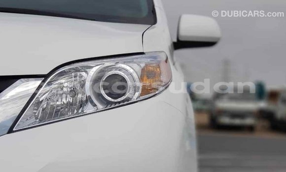 Buy Import Toyota Sienna White Car in Import - Dubai in Al Jazirah State Buy Import Toyota Sienna White Car in Import - Dubai in Al Jazirah State