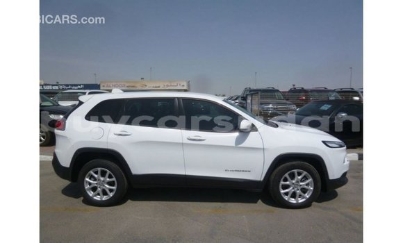 Buy Import Jeep Cherokee White Car in Import - Dubai in Al Jazirah State Buy Import Jeep Cherokee White Car in Import - Dubai in Al Jazirah State