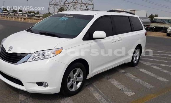 Buy Import Toyota Sienna White Car in Import - Dubai in Al Jazirah State Buy Import Toyota Sienna White Car in Import - Dubai in Al Jazirah State