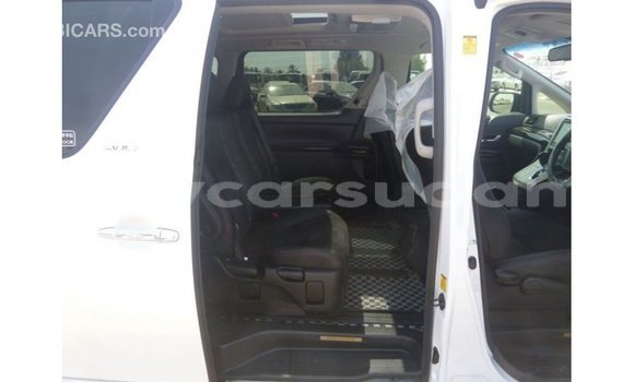Buy Import Toyota Vellfire White Car in Import - Dubai in Al Jazirah State Buy Import Toyota Vellfire White Car in Import - Dubai in Al Jazirah State