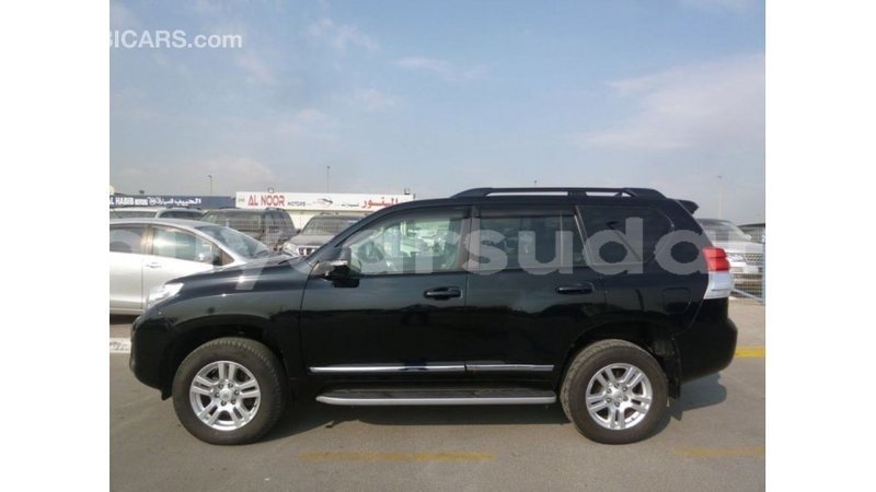 Big with watermark toyota prado al jazirah state import dubai 2423