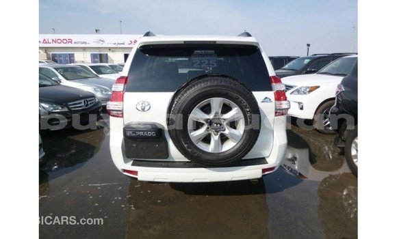Acheter Import Voiture Toyota Prado Blanc à Import - Dubai, État d'Al Jazirah Acheter Import Voiture Toyota Prado Blanc à Import - Dubai, État d'Al Jazirah