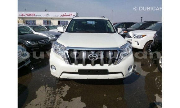 Acheter Import Voiture Toyota Prado Blanc à Import - Dubai, État d'Al Jazirah Acheter Import Voiture Toyota Prado Blanc à Import - Dubai, État d'Al Jazirah