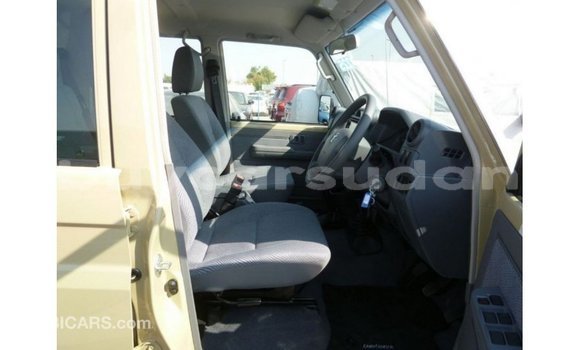 Buy Import Toyota Land Cruiser Beige Car in Import - Dubai in Al Jazirah State Buy Import Toyota Land Cruiser Beige Car in Import - Dubai in Al Jazirah State