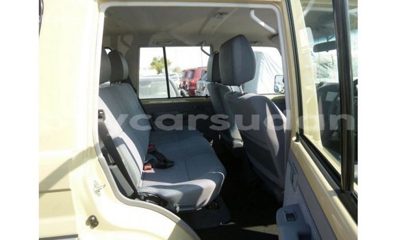 Buy Import Toyota Land Cruiser Beige Car in Import - Dubai in Al Jazirah State Buy Import Toyota Land Cruiser Beige Car in Import - Dubai in Al Jazirah State