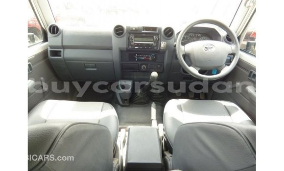 Buy Import Toyota Land Cruiser White Car in Import - Dubai in Al Jazirah State Buy Import Toyota Land Cruiser White Car in Import - Dubai in Al Jazirah State