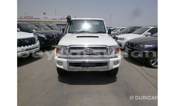 Buy Import Toyota Land Cruiser White Car in Import - Dubai in Al Jazirah State Buy Import Toyota Land Cruiser White Car in Import - Dubai in Al Jazirah State
