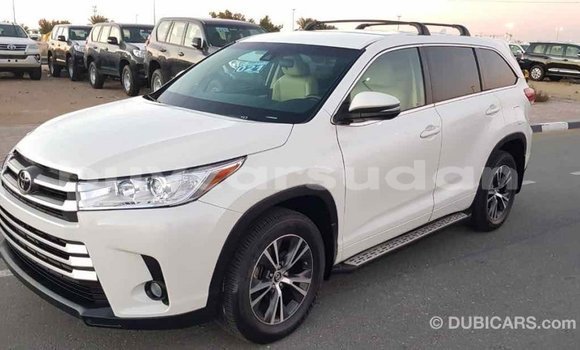 Buy Import Toyota Highlander White Car in Import - Dubai in Al Jazirah State Buy Import Toyota Highlander White Car in Import - Dubai in Al Jazirah State