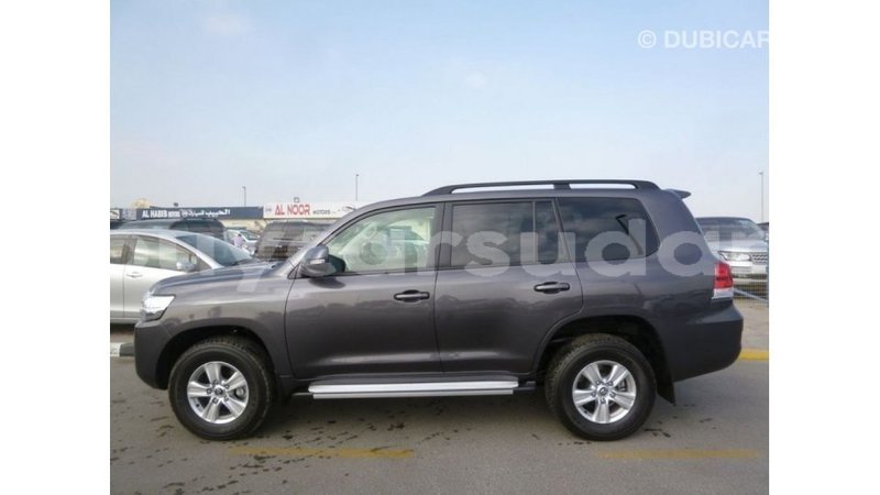 Big with watermark toyota land cruiser al jazirah state import dubai 2463
