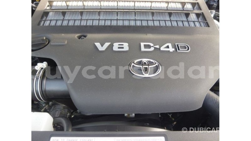 Big with watermark toyota land cruiser al jazirah state import dubai 2463