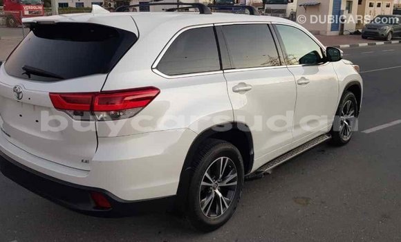 Buy Import Toyota Highlander White Car in Import - Dubai in Al Jazirah State Buy Import Toyota Highlander White Car in Import - Dubai in Al Jazirah State