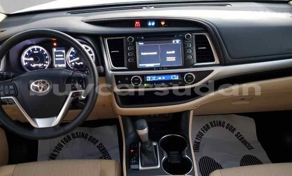 Buy Import Toyota Highlander White Car in Import - Dubai in Al Jazirah State Buy Import Toyota Highlander White Car in Import - Dubai in Al Jazirah State