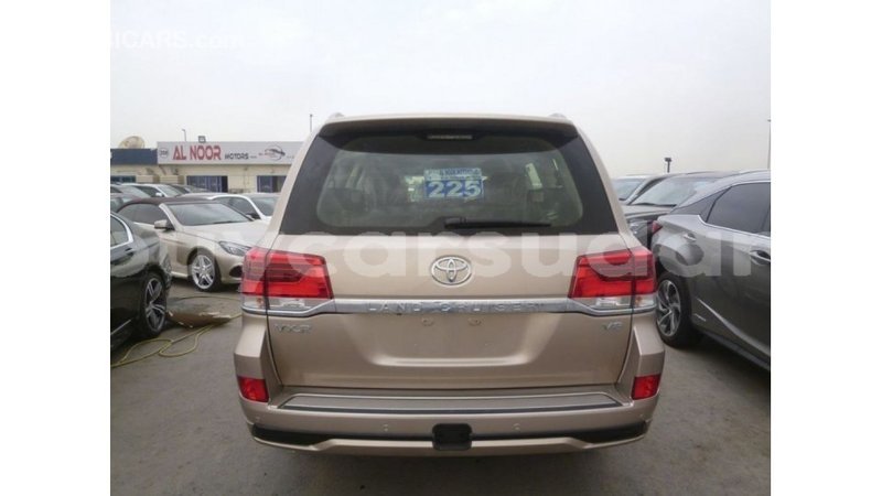 Big with watermark toyota land cruiser al jazirah state import dubai 2470
