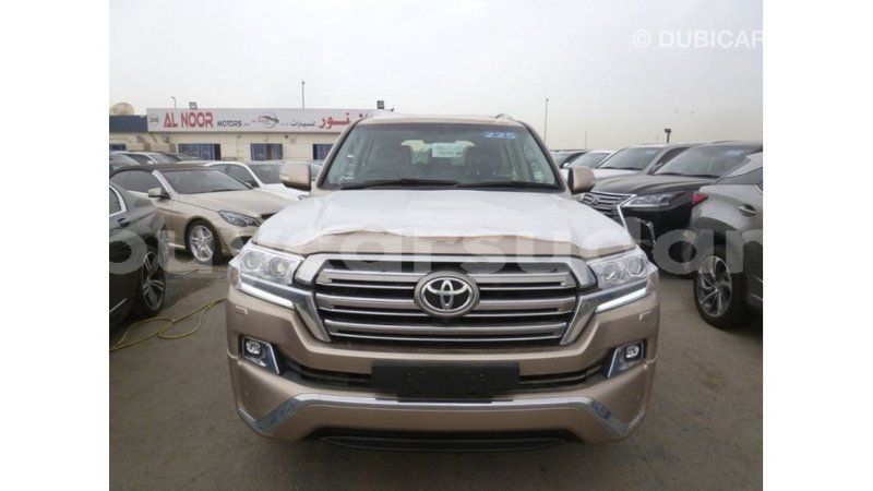 Big with watermark toyota land cruiser al jazirah state import dubai 2470