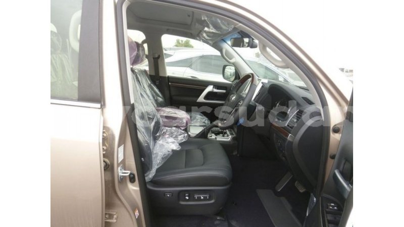 Big with watermark toyota land cruiser al jazirah state import dubai 2470